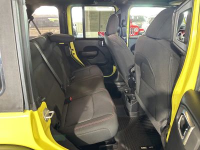 2023 Jeep Wrangler — photo 12 view