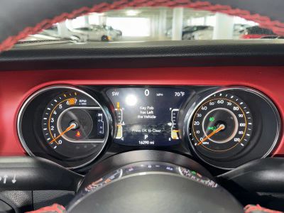 2023 Jeep Wrangler — photo 24 view