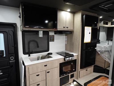 2026 Grand Design Lineage Series M — photo 7 view