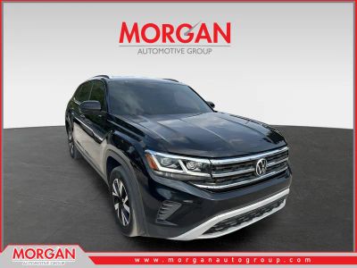 2020 Volkswagen Atlas Cross Sport 2.0T SE in Deep Black Pearl — front three-quarter view
