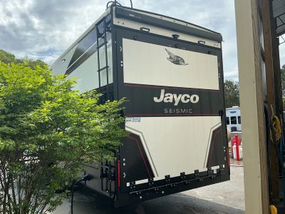 2026 Jayco Seismic — photo 34 view