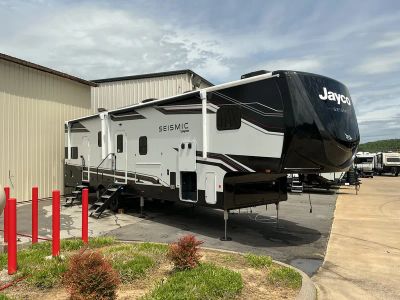 2026 Jayco Seismic — photo 30 view