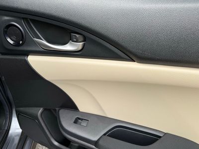 2017 Honda Civic - Photo 38