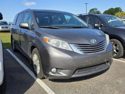 2017 Toyota Sienna - Photo 1