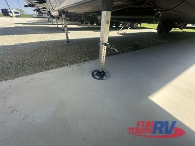 2025 Dutchmen RV Astoria - Photo 7