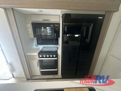 2025 Dutchmen RV Astoria - Photo 13