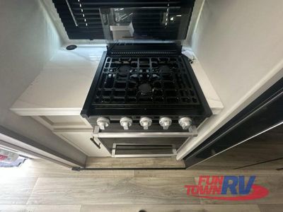 2025 Dutchmen RV Astoria - Photo 15