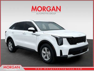 2026 Kia Sorento LX in Glacial White Pearl — front three-quarter view