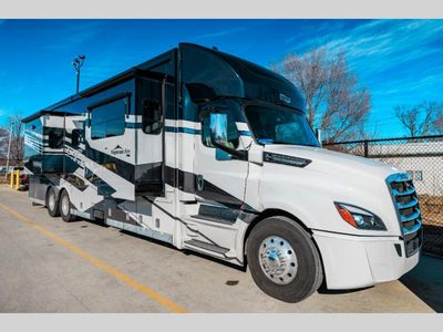 2026 Newmar Supreme Aire — front three-quarter view