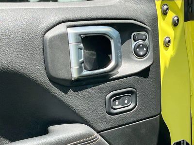 2022 Jeep Wrangler — photo 18 view
