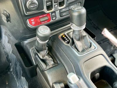 2022 Jeep Wrangler — photo 17 view