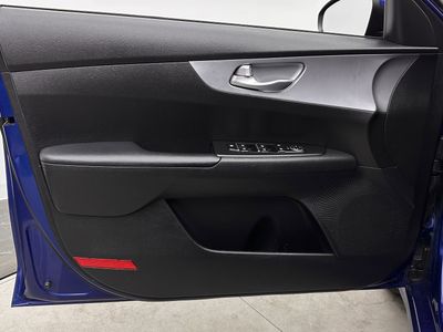 2023 Kia Forte - Photo 9