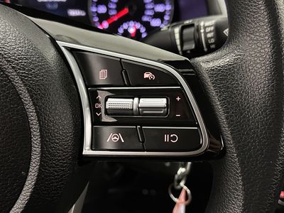 2023 Kia Forte - Photo 17