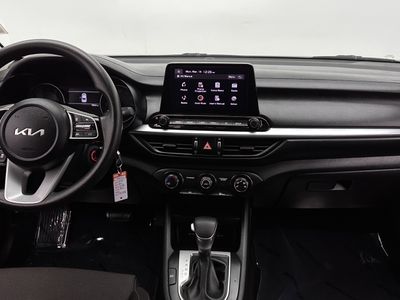 2023 Kia Forte - Photo 23