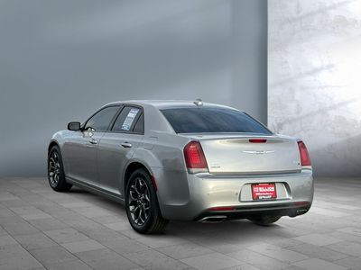 2018 Chrysler 300 - Photo 3