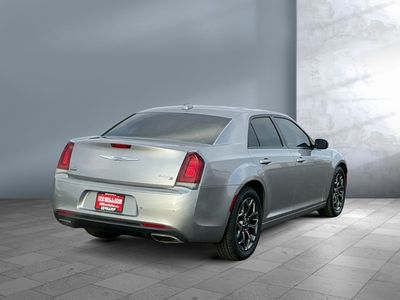 2018 Chrysler 300 - Photo 4