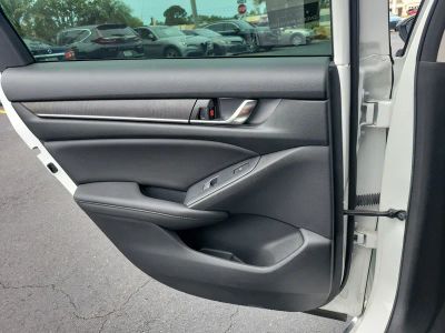 2019 Honda Accord Sedan — photo 16 view