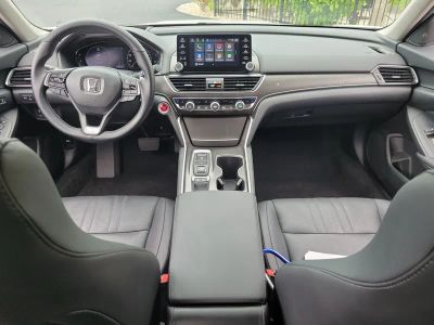 2019 Honda Accord Sedan — photo 12 view
