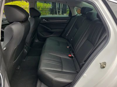 2019 Honda Accord Sedan — photo 17 view