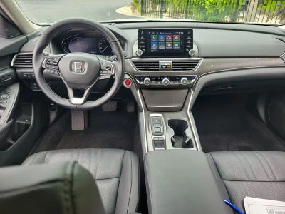 2019 Honda Accord Sedan — photo 13 view