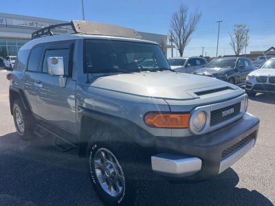 2012 Toyota FJ Cruiser — rear three-quarter view