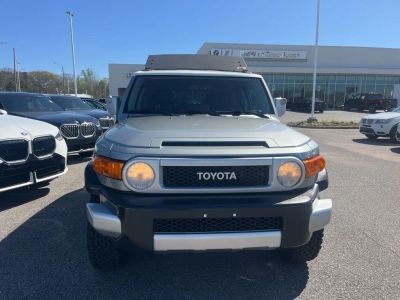 2012 Toyota FJ Cruiser — side profile view