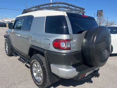 2012 Toyota FJ Cruiser — detail view
