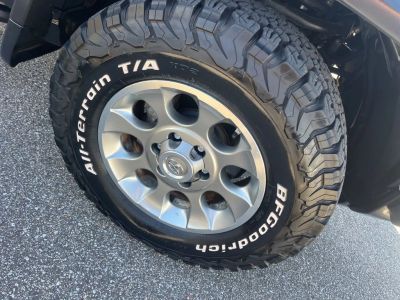 2012 Toyota FJ Cruiser — photo 9 view