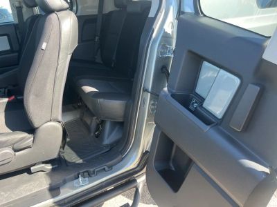 2012 Toyota FJ Cruiser — photo 17 view