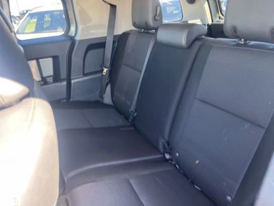 2012 Toyota FJ Cruiser — photo 16 view