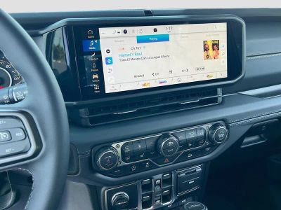 2026 Jeep Gladiator — photo 14 view