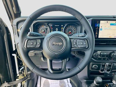 2026 Jeep Gladiator — photo 11 view