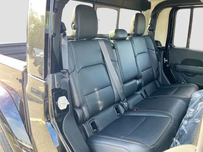 2026 Jeep Gladiator — photo 25 view