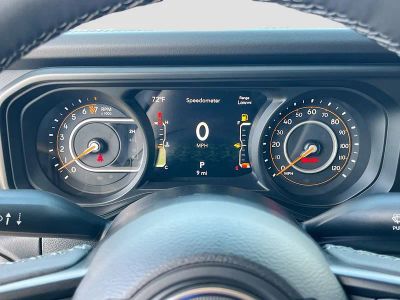 2026 Jeep Gladiator — photo 12 view