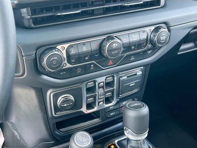 2026 Jeep Gladiator — photo 15 view
