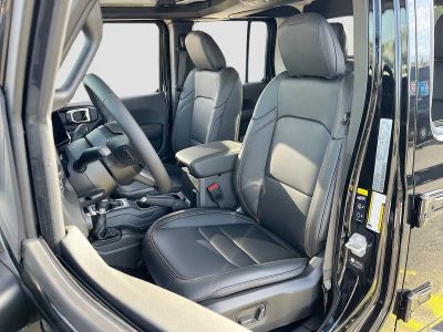 2026 Jeep Gladiator — photo 20 view
