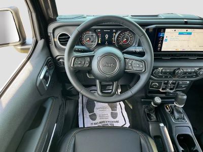 2026 Jeep Gladiator — photo 21 view