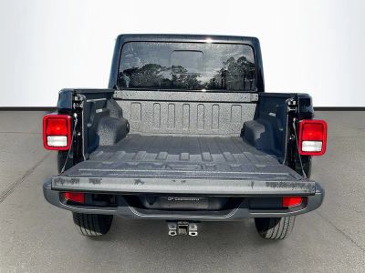 2026 Jeep Gladiator — photo 24 view