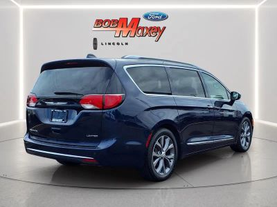 2019 Chrysler Pacifica — interior view