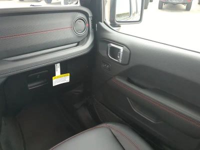 2026 Jeep Gladiator — photo 19 view