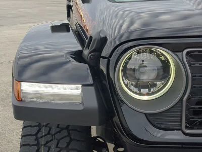 2026 Jeep Gladiator — photo 10 view