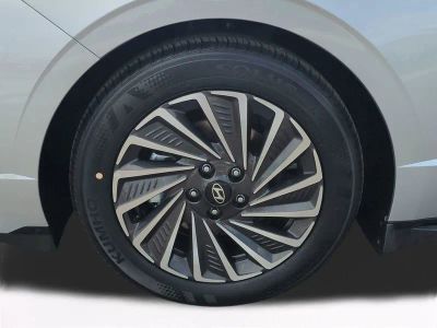 2026 Hyundai SONATA HYBRID — photo 11 view