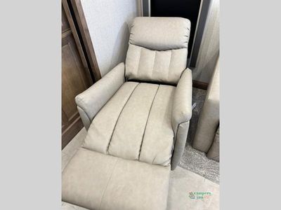2025 Tiffin Motorhomes Open Road Allegro — photo 44 view