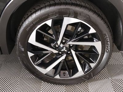 2024 Mitsubishi Outlander - Photo 10