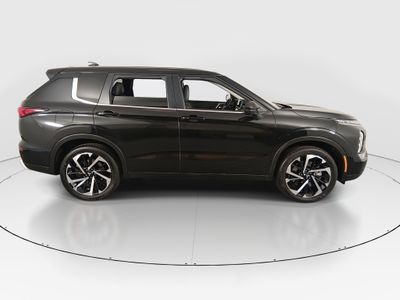 2024 Mitsubishi Outlander - Photo 8