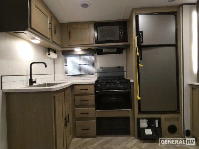 2021 Cruiser RV Shadow Cruiser - Photo 7