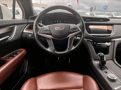 2021 Cadillac XT5 — detail view