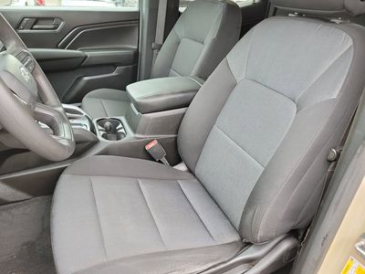 2023 Chevrolet Colorado - Photo 4