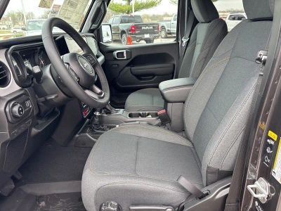 2026 Jeep Gladiator — photo 56 view