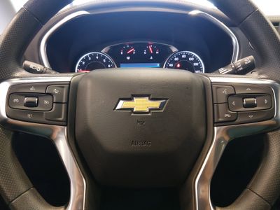 2025 Chevrolet Blazer — photo 12 view